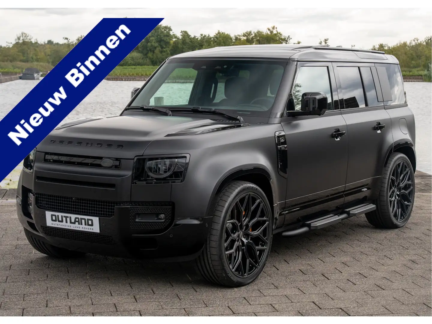 Land Rover Defender 110 P300e X-Dynamic HSE | Satin PPF Stealth | Alle Zwart - 1