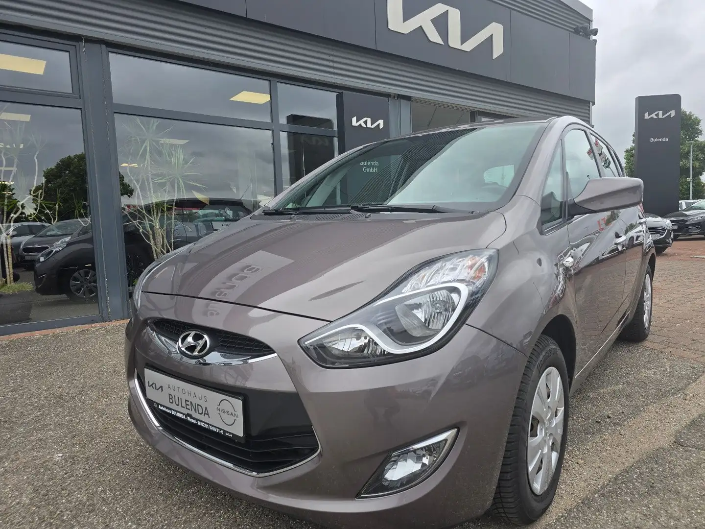 Hyundai iX20 1.6 Trend AWR AHK Braun - 2