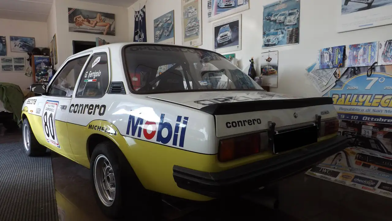 Opel Ascona B 2000 SR con passaporto HTP nazionale ben tenuta di carrozzeria e meccanica, foto 11
