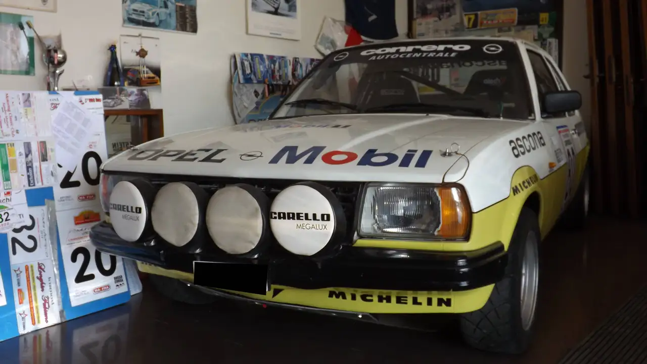 Opel Ascona B 2000 SR con passaporto HTP nazionale ben tenuta di carrozzeria e meccanica, foto 2