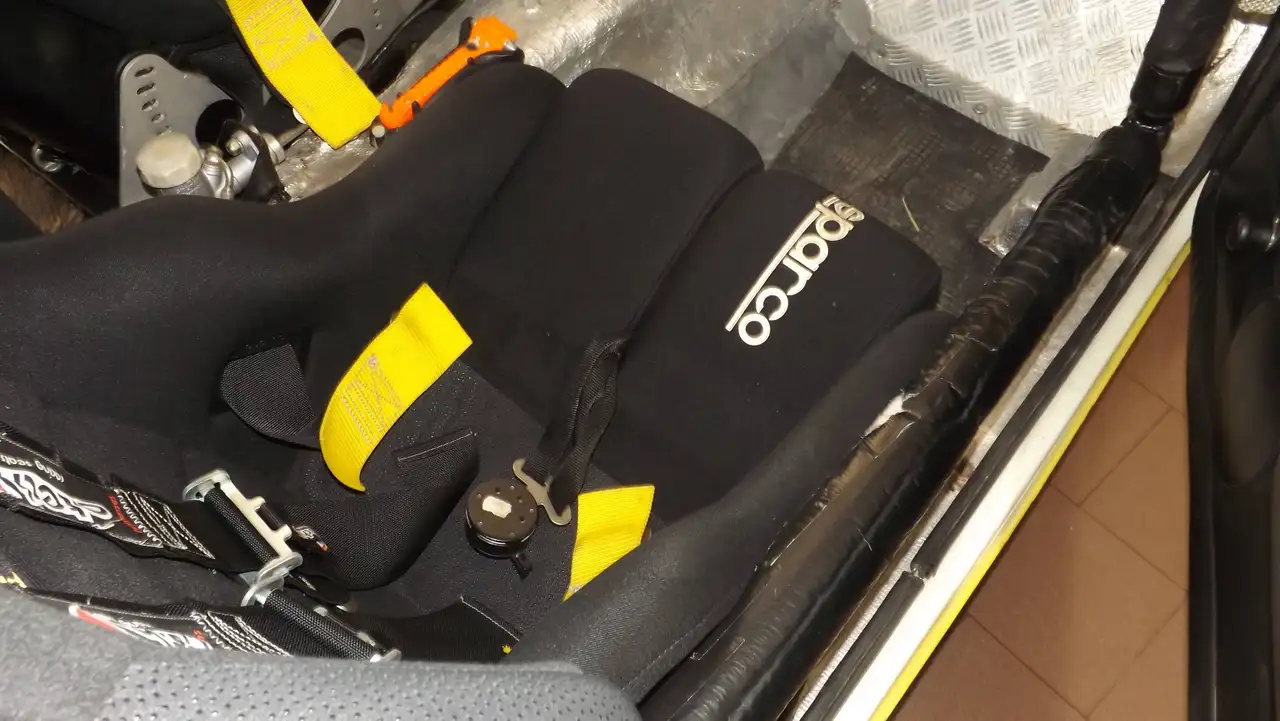 Opel Ascona B 2000 SR con passaporto HTP nazionale ben tenuta di carrozzeria e meccanica, foto 6