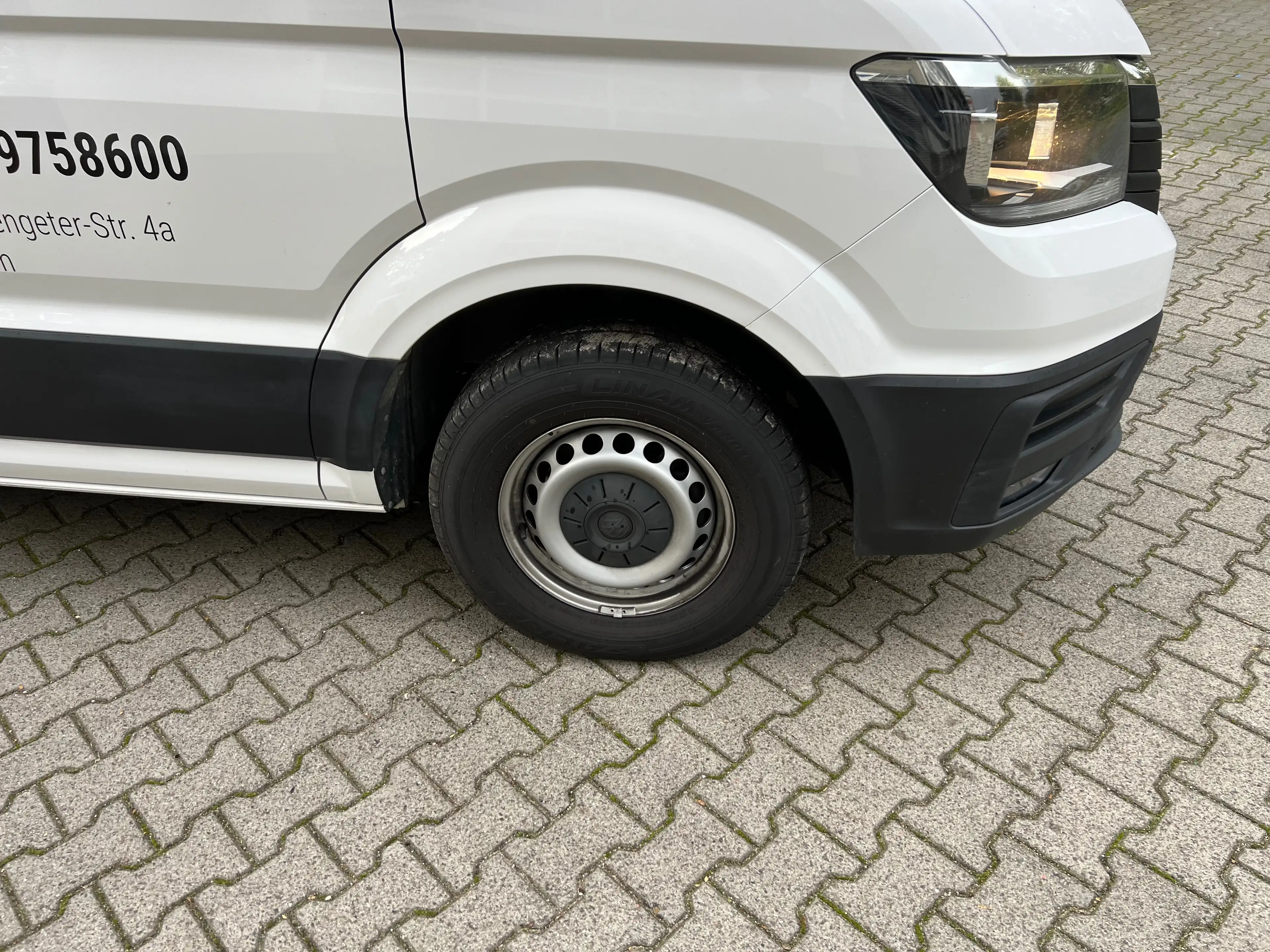 Volkswagen Crafter 35 mittellang Hochdach FWD Trendline — photo 11