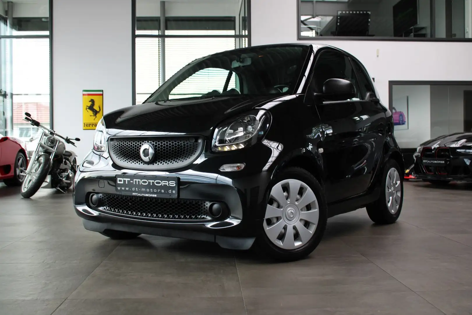 smart forTwo FORTWO COUPE *453* IDEALER KLEINER STADTFLITZER Noir - 1