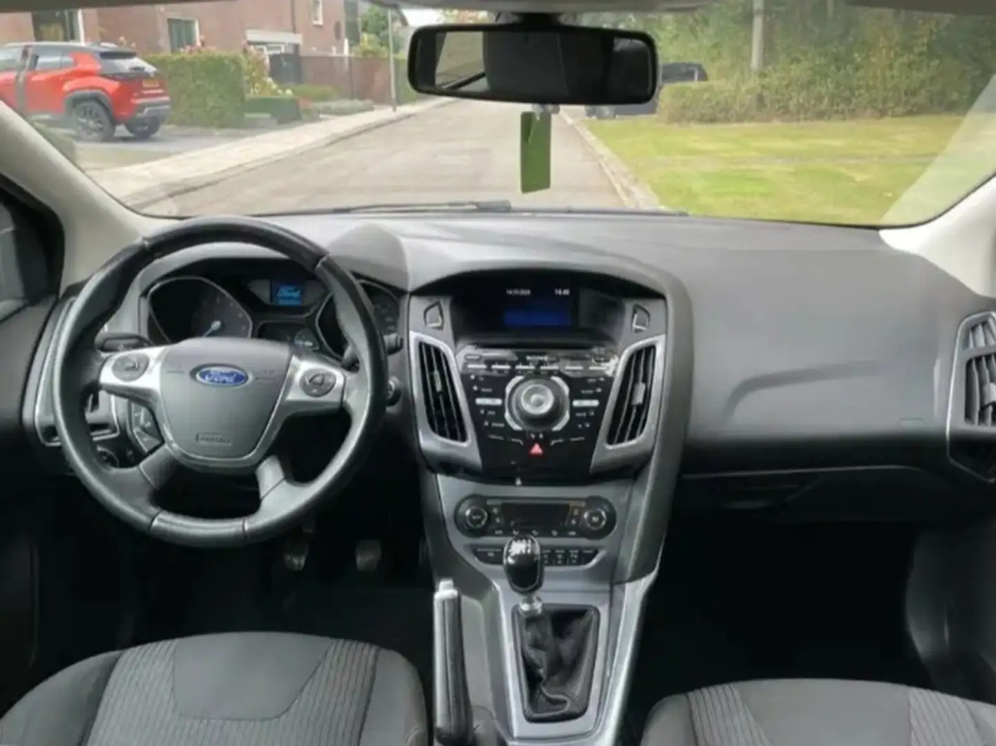 Ford Focus 1.0 EcoB. Titanium Zwart - 2