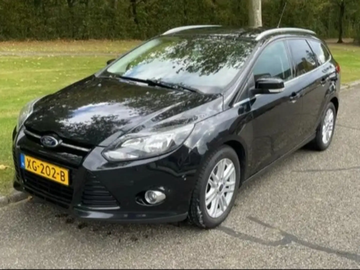 Ford Focus 1.0 EcoB. Titanium Zwart - 1