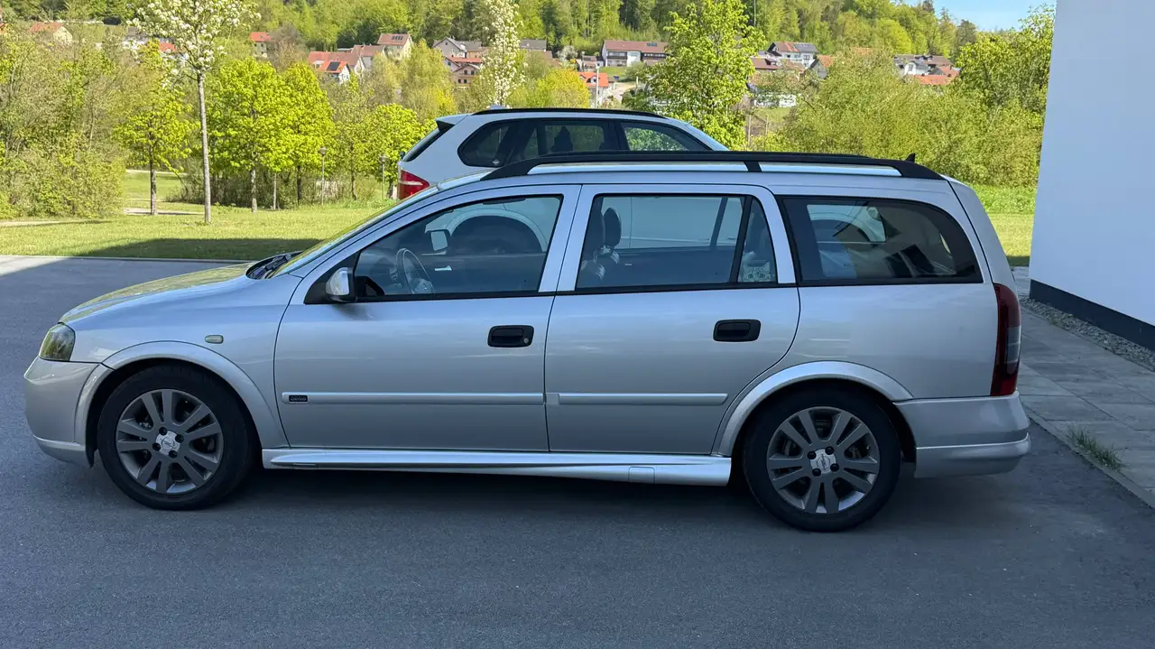 Opel Astra 1.6 Caravan Edition 2000, foto 2