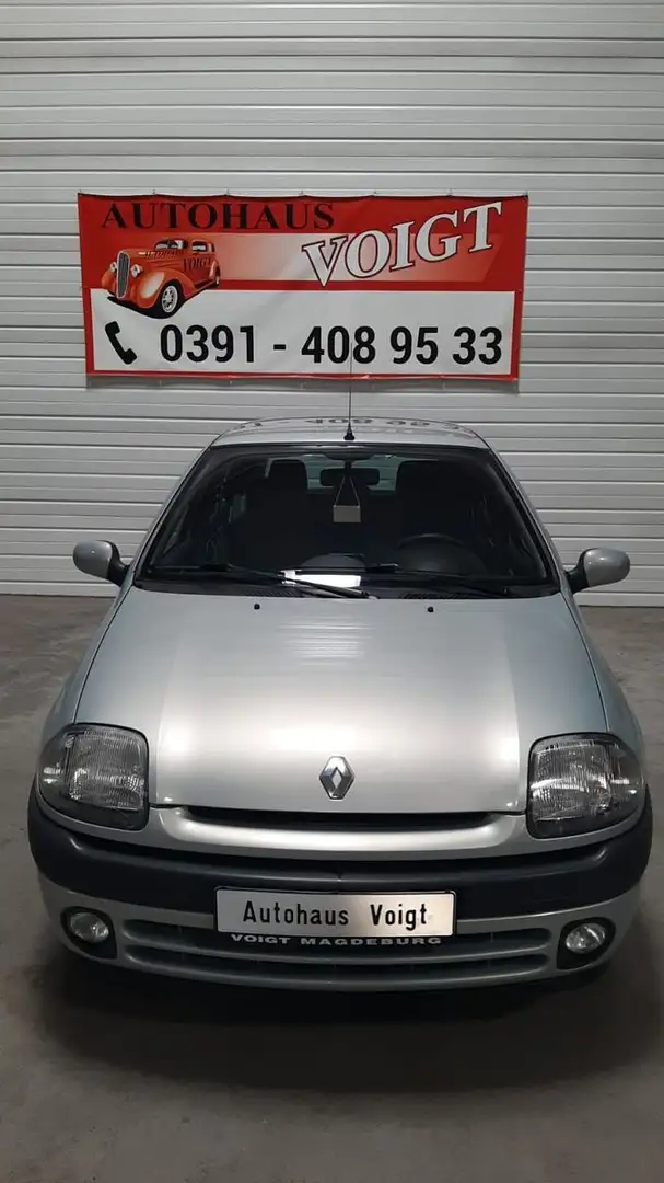 Renault Clio 1.4 RXE Silber - 1