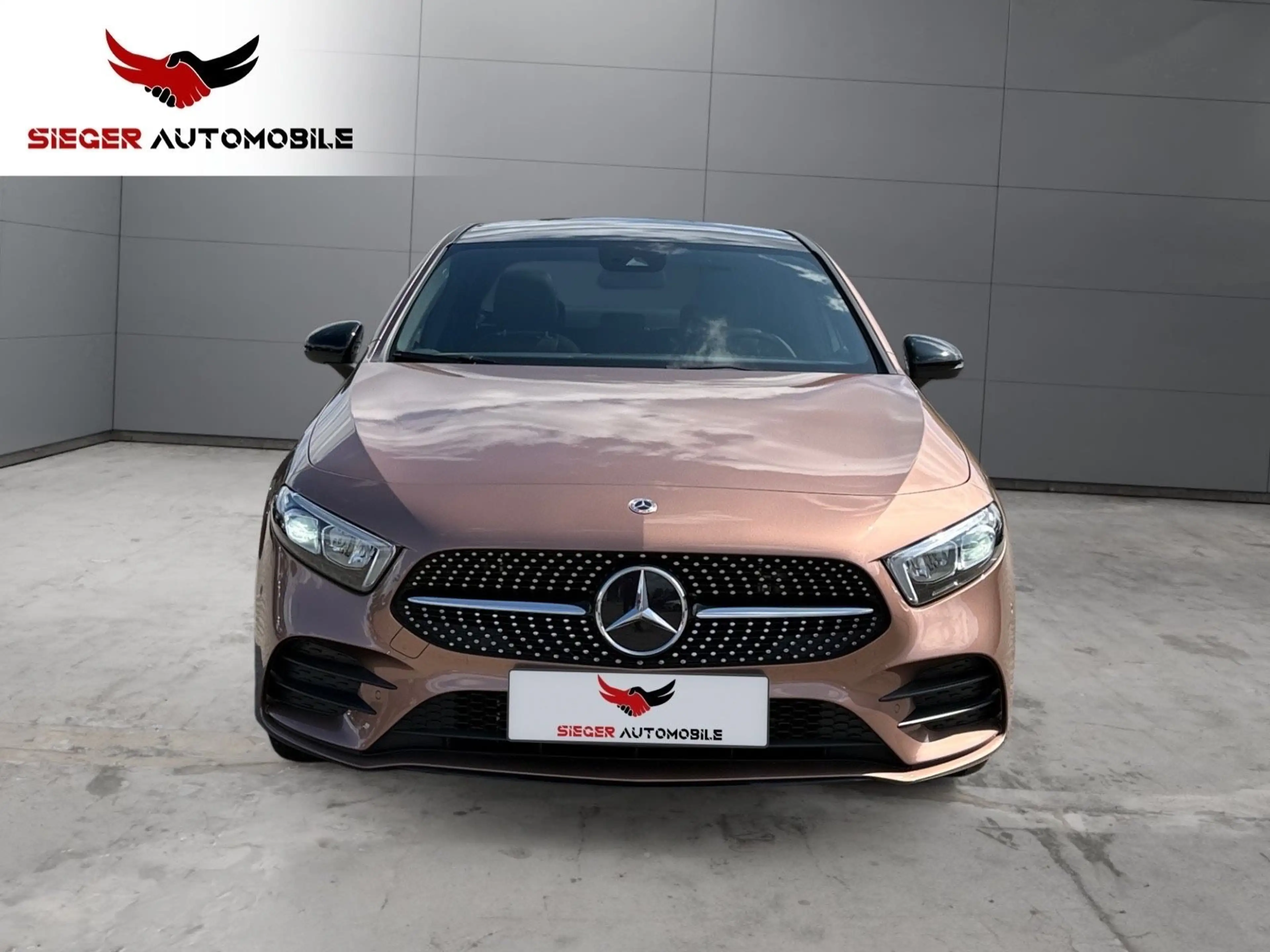 Mercedes-Benz A 250 e Limo. AMG Line Pano Burmester Kamera — photo 8