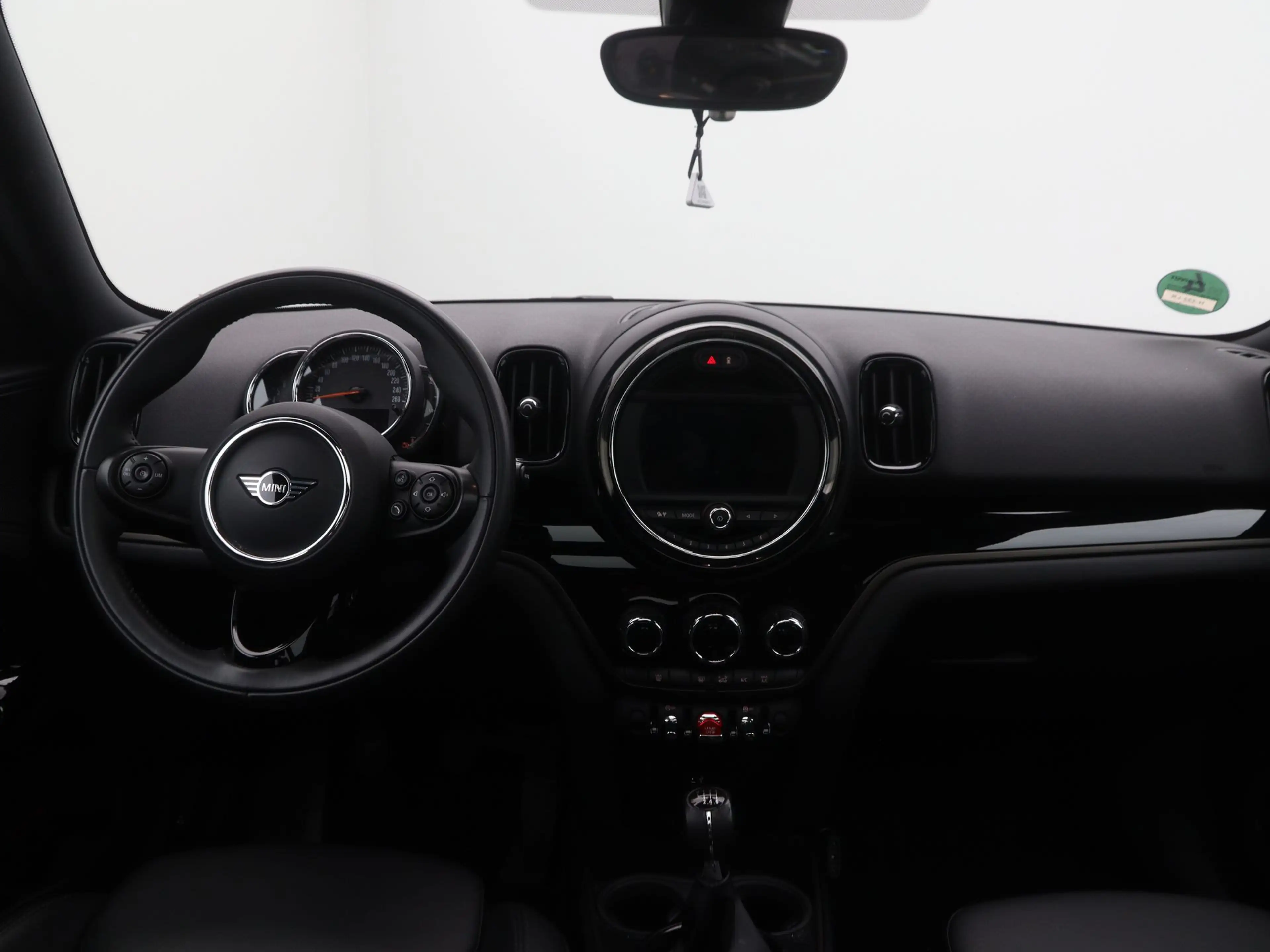 MINI One Countryman Business Edition — photo 12