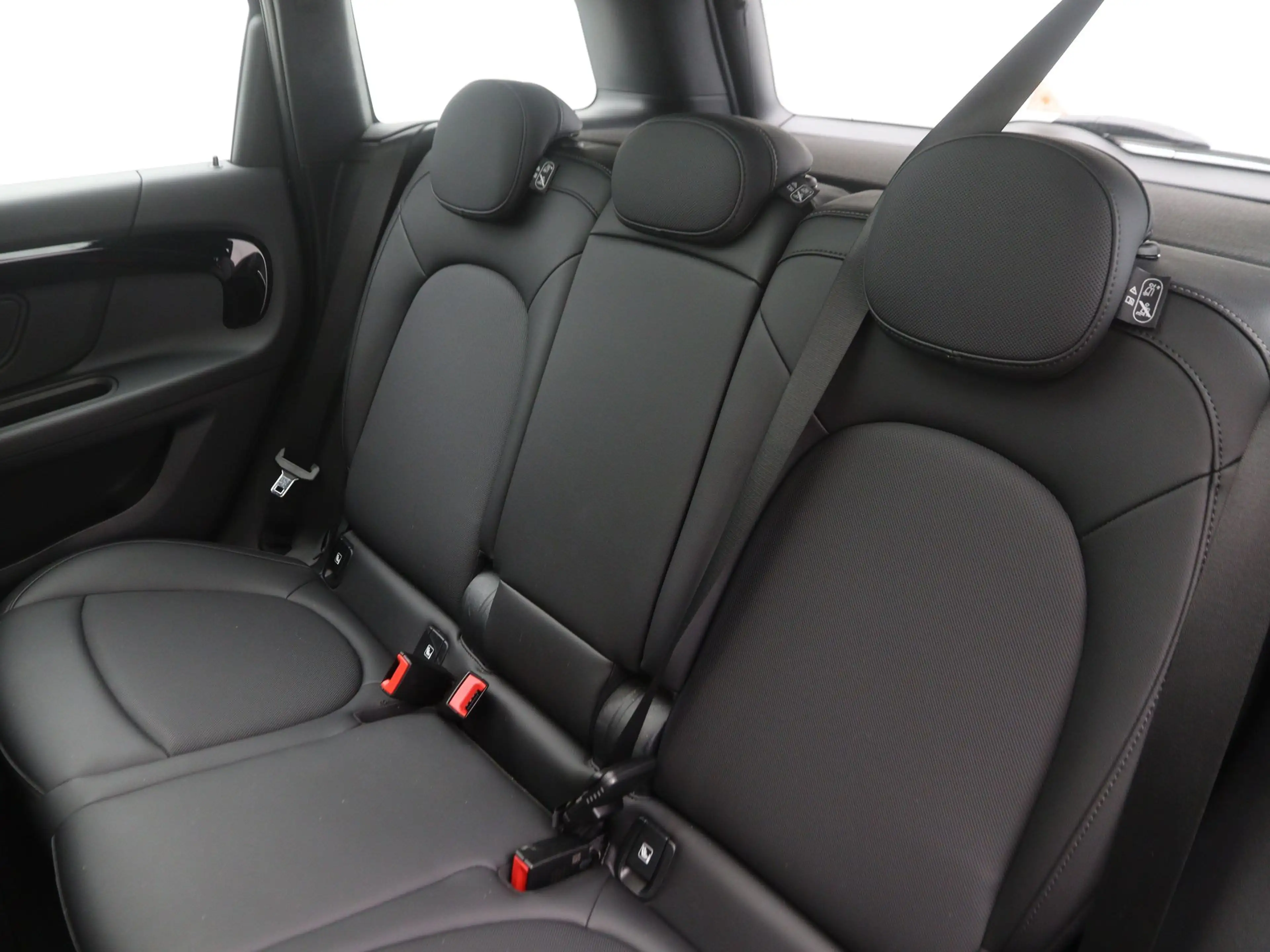 MINI One Countryman Business Edition — photo 14