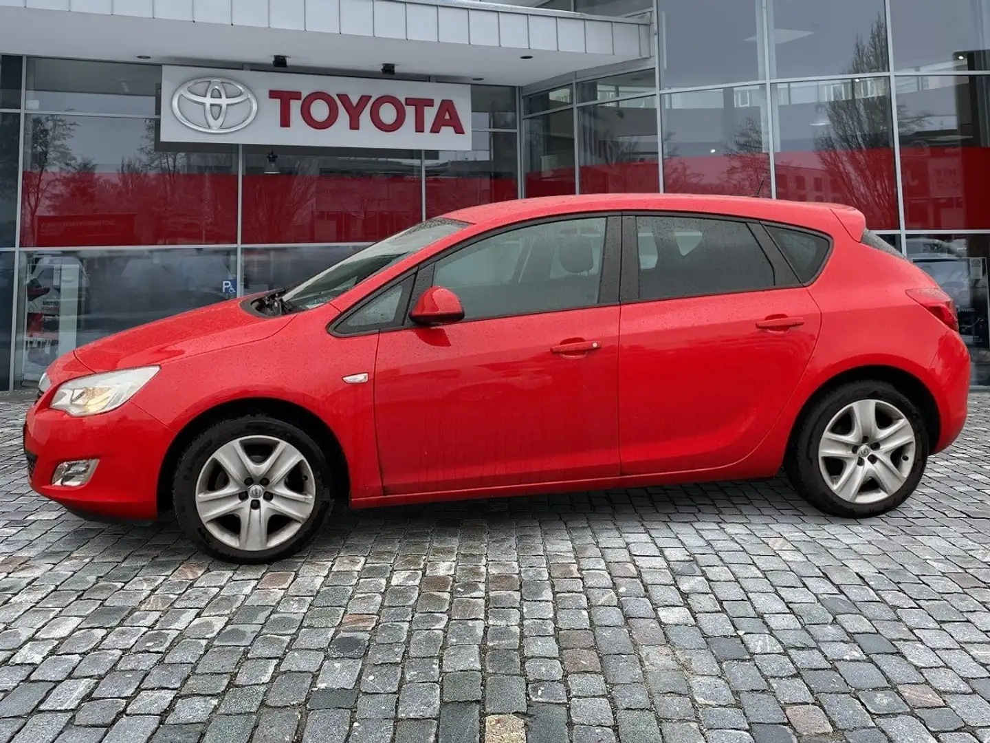 Opel Astra J 1.4 Turbo Design Edition AUT BiXenon PDC Rouge - 2