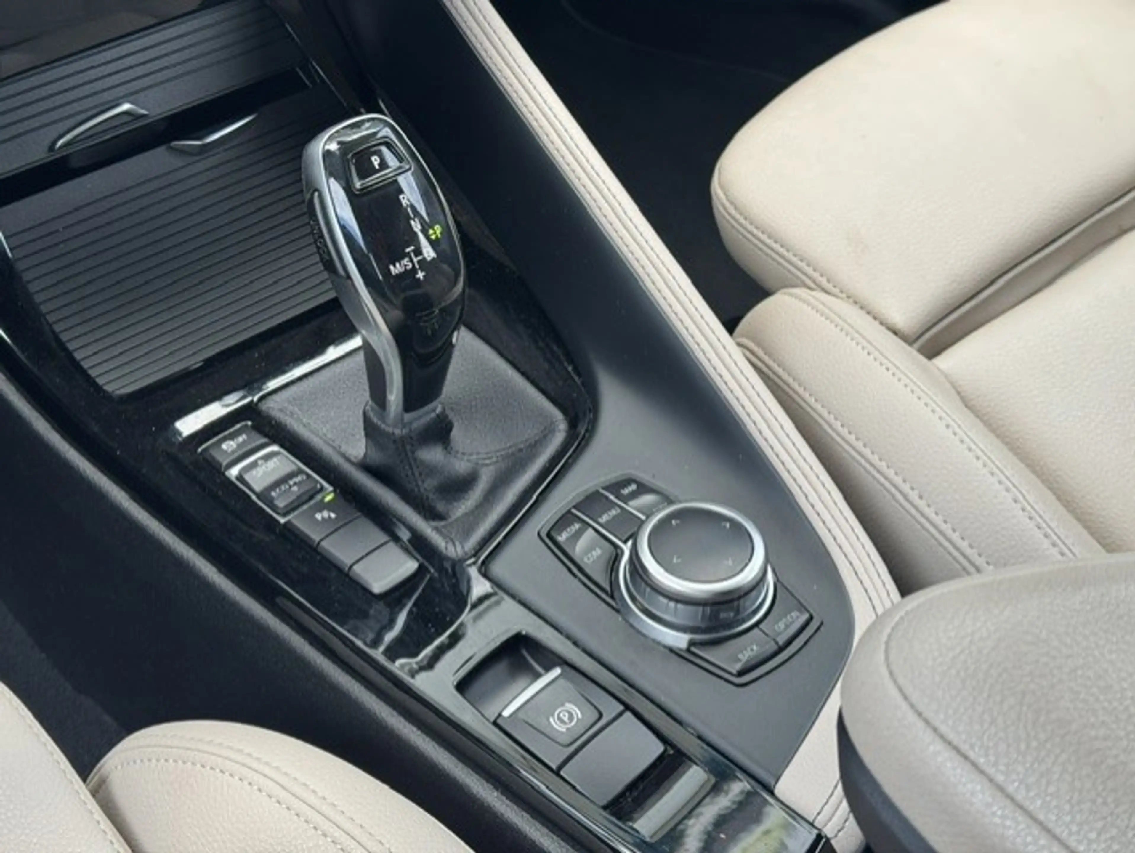 BMW X2 SDrive18i Executive - Sportstoelen - Leder -LED - — photo 15
