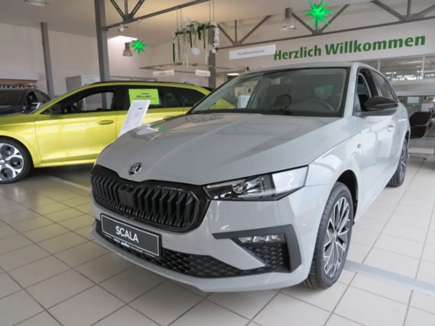 Skoda Scala Tour  1.0TSI 70kW Grijs - 2