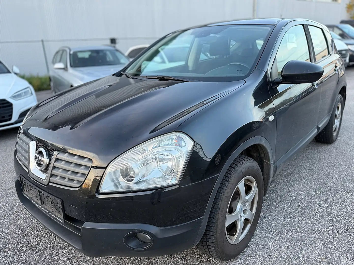 Nissan Qashqai Schwarz - 1
