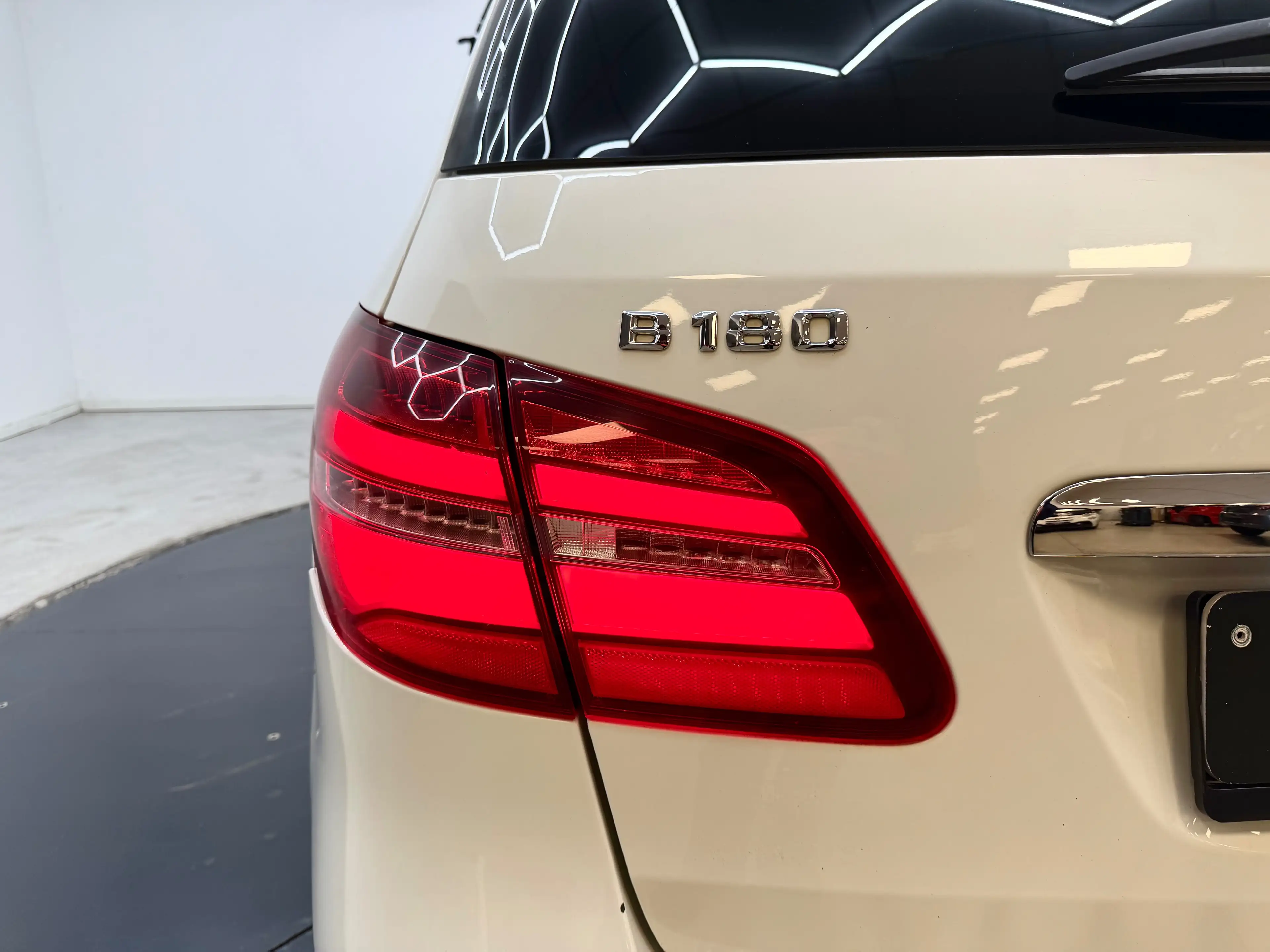 Mercedes-Benz B 180 ✅1AN GARANTIE✅PANO✅SIÈGES CHAUFFANTS✅CAMERA✅LED — photo 11