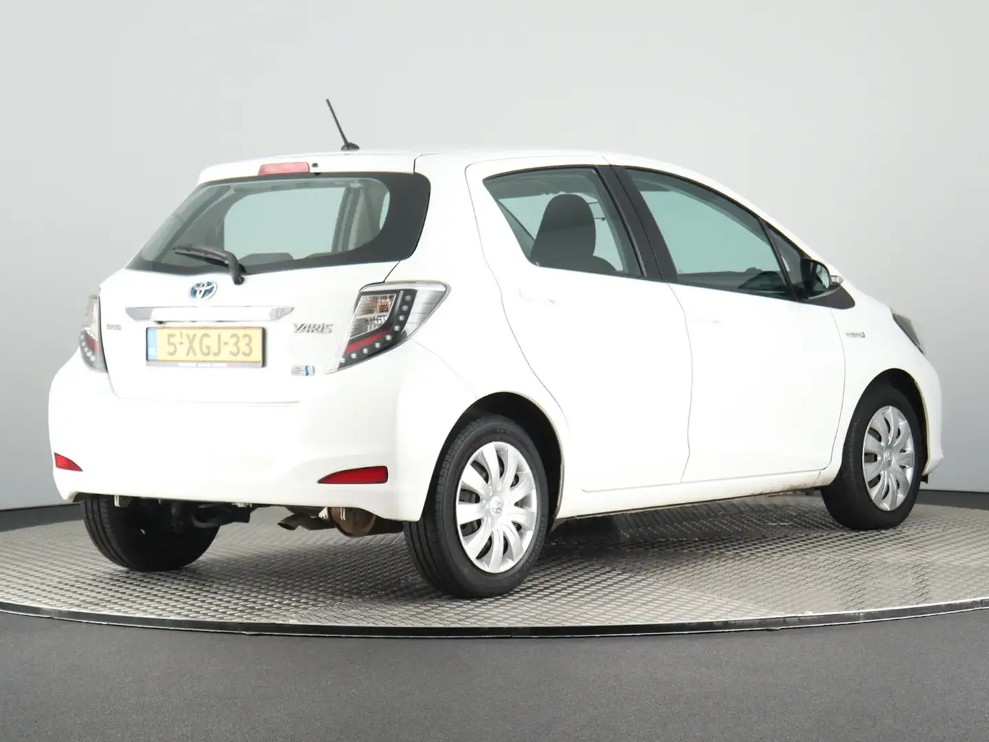 Toyota Yaris 1.5 Full Hybrid Aspiration (NL-Auto / Camera / Nav Weiß - 2