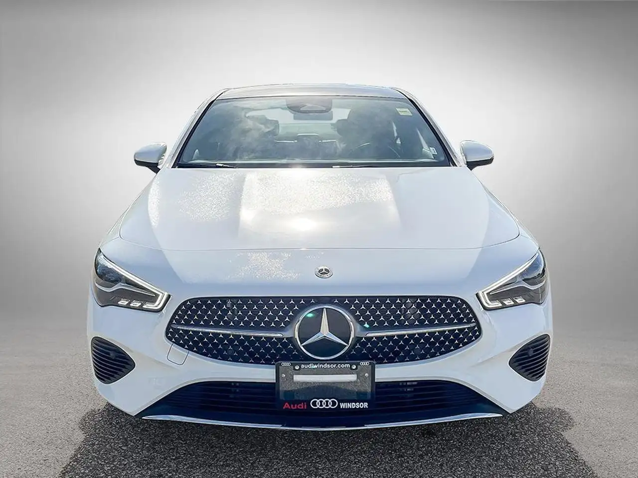 Mercedes-Benz CLA снимка Mercedes-Benz CLA