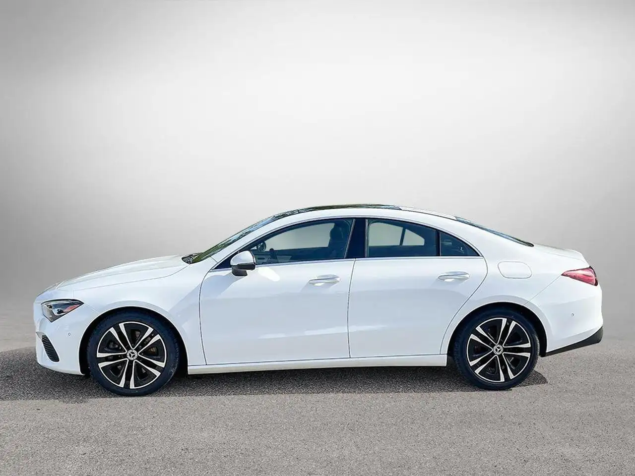 Mercedes-Benz CLA снимка Mercedes-Benz CLA
