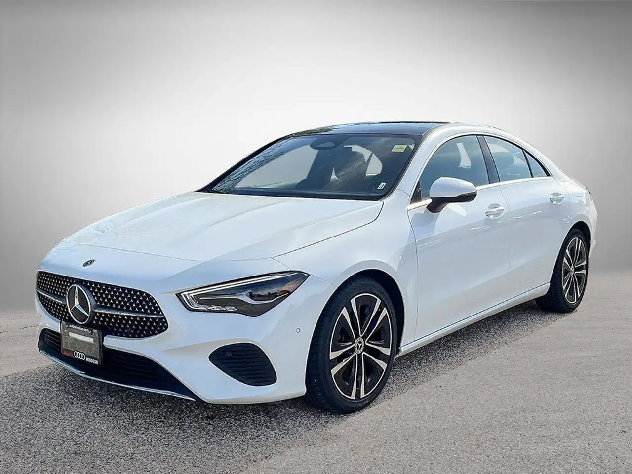 Mercedes-Benz CLA снимка Mercedes-Benz CLA