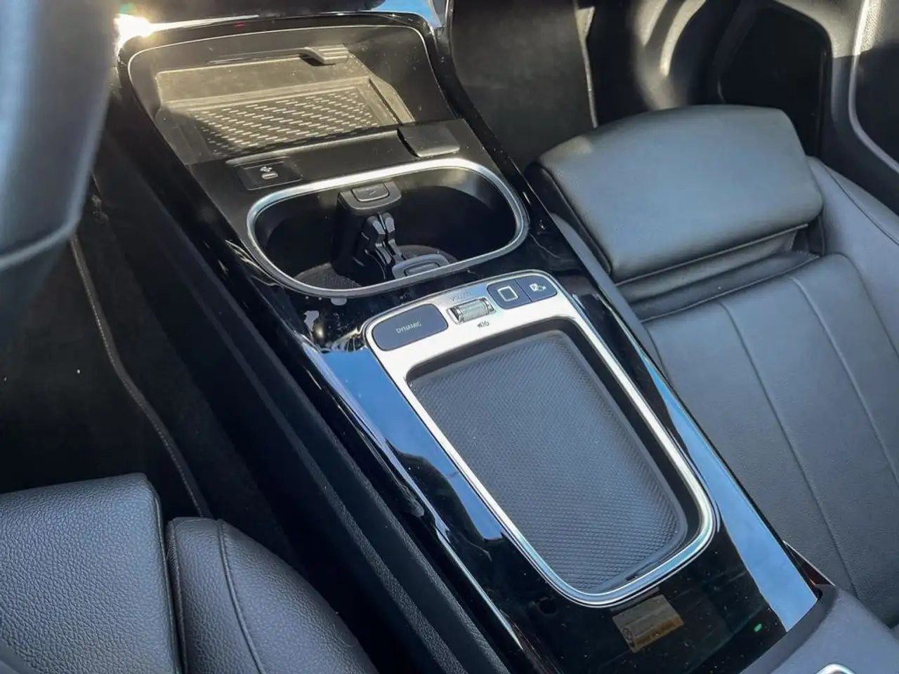 Mercedes-Benz CLA снимка Mercedes-Benz CLA