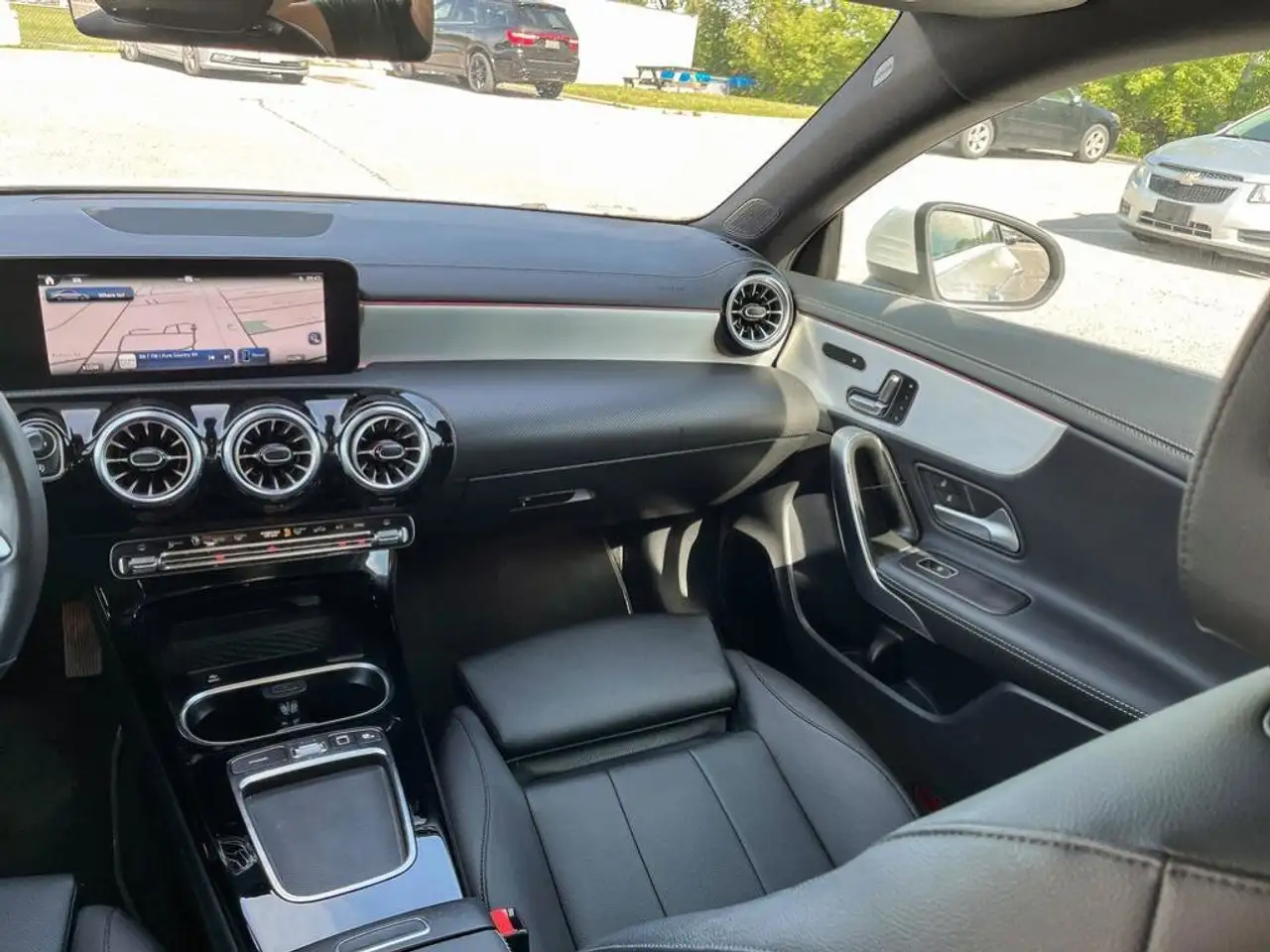 Mercedes-Benz CLA снимка Mercedes-Benz CLA