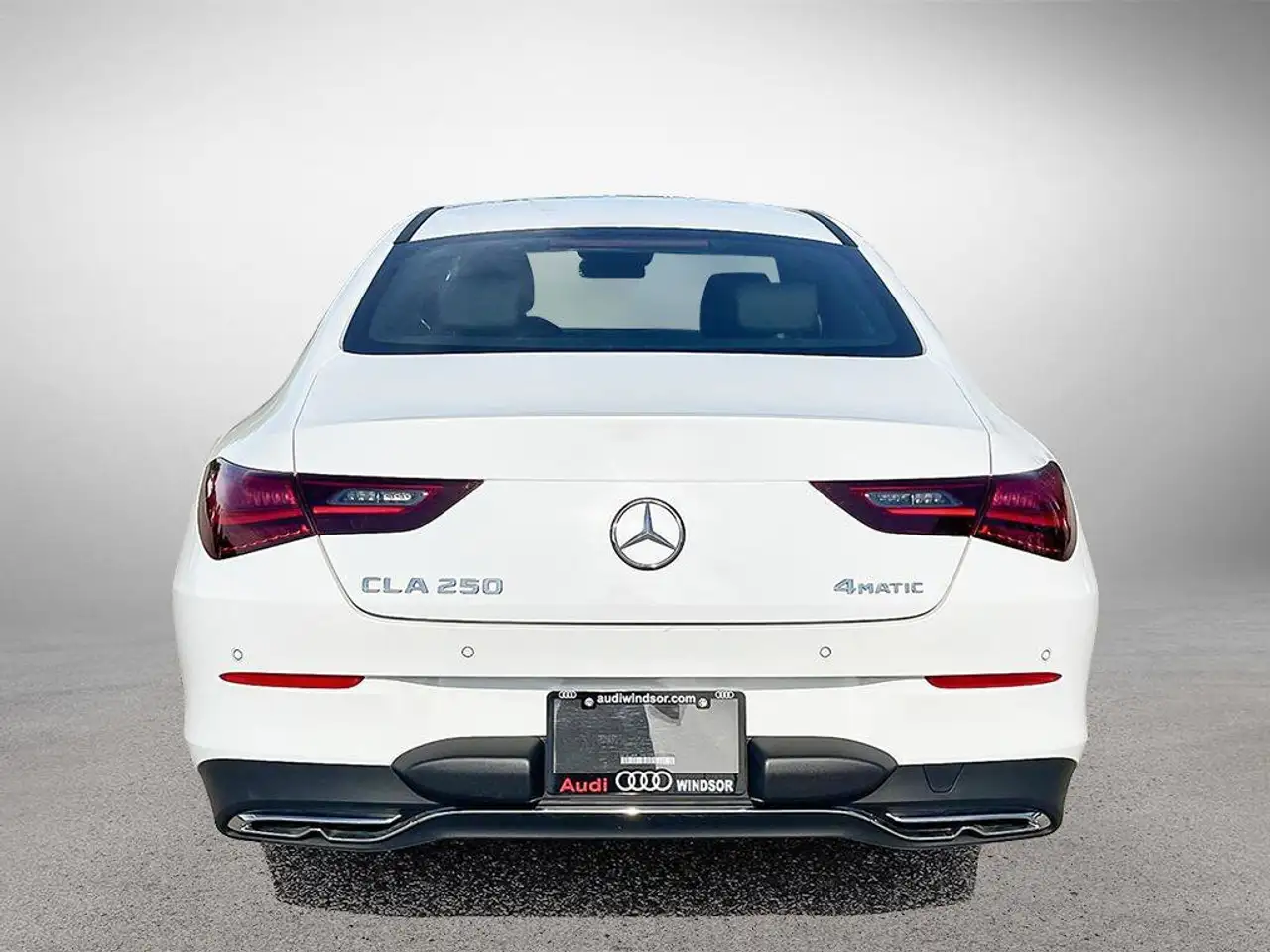 Mercedes-Benz CLA снимка Mercedes-Benz CLA