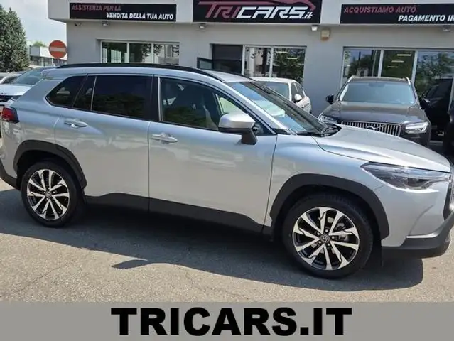 Toyota Corolla Corolla Cross Cross 2.0h Trend fwd 197cv e-cvt PERMUTE UFF ITALIA UNICOPROPR.