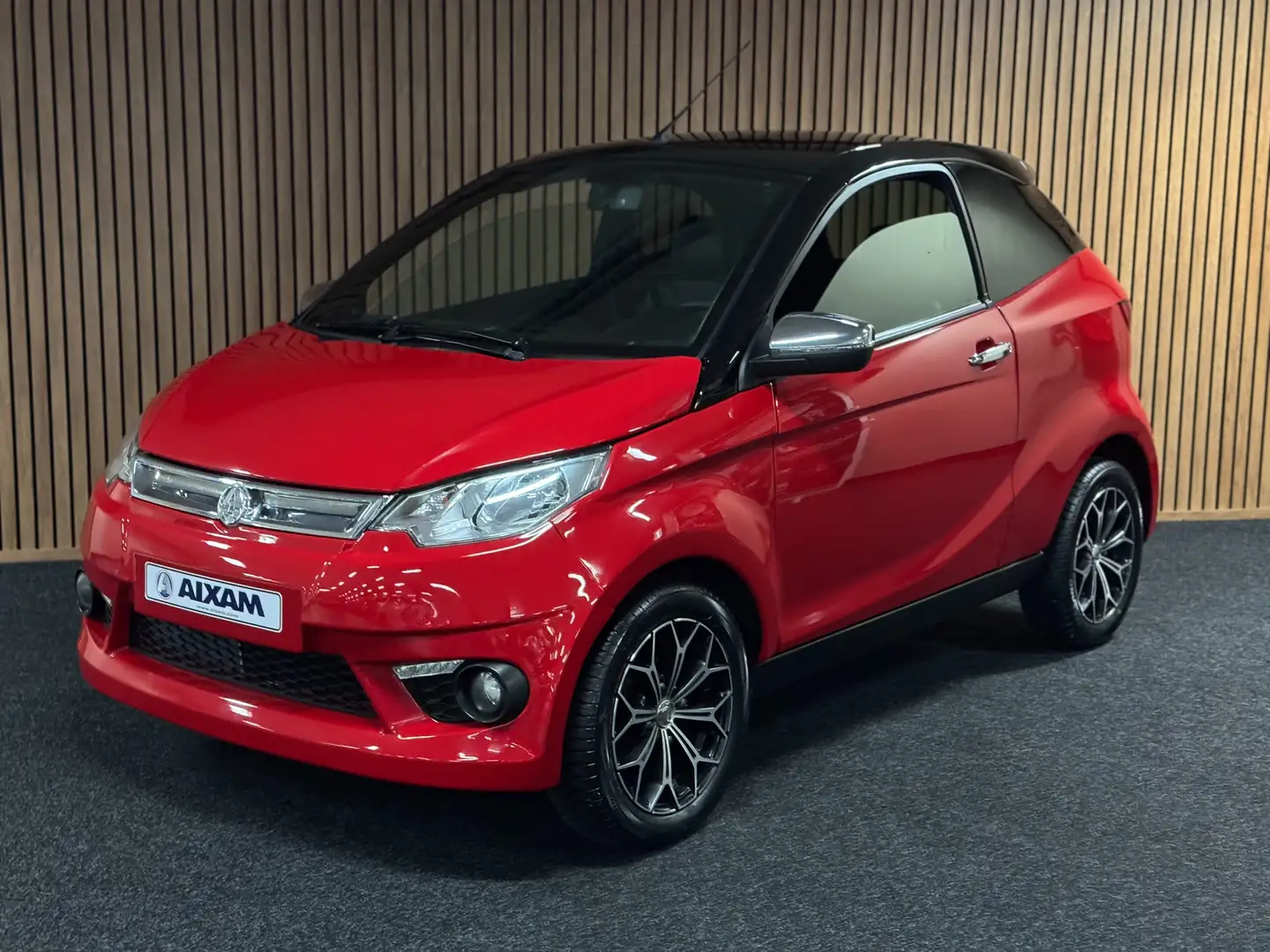 Aixam Coupe Sport Rot Chrome Pack / Rückfahrkamera - 2