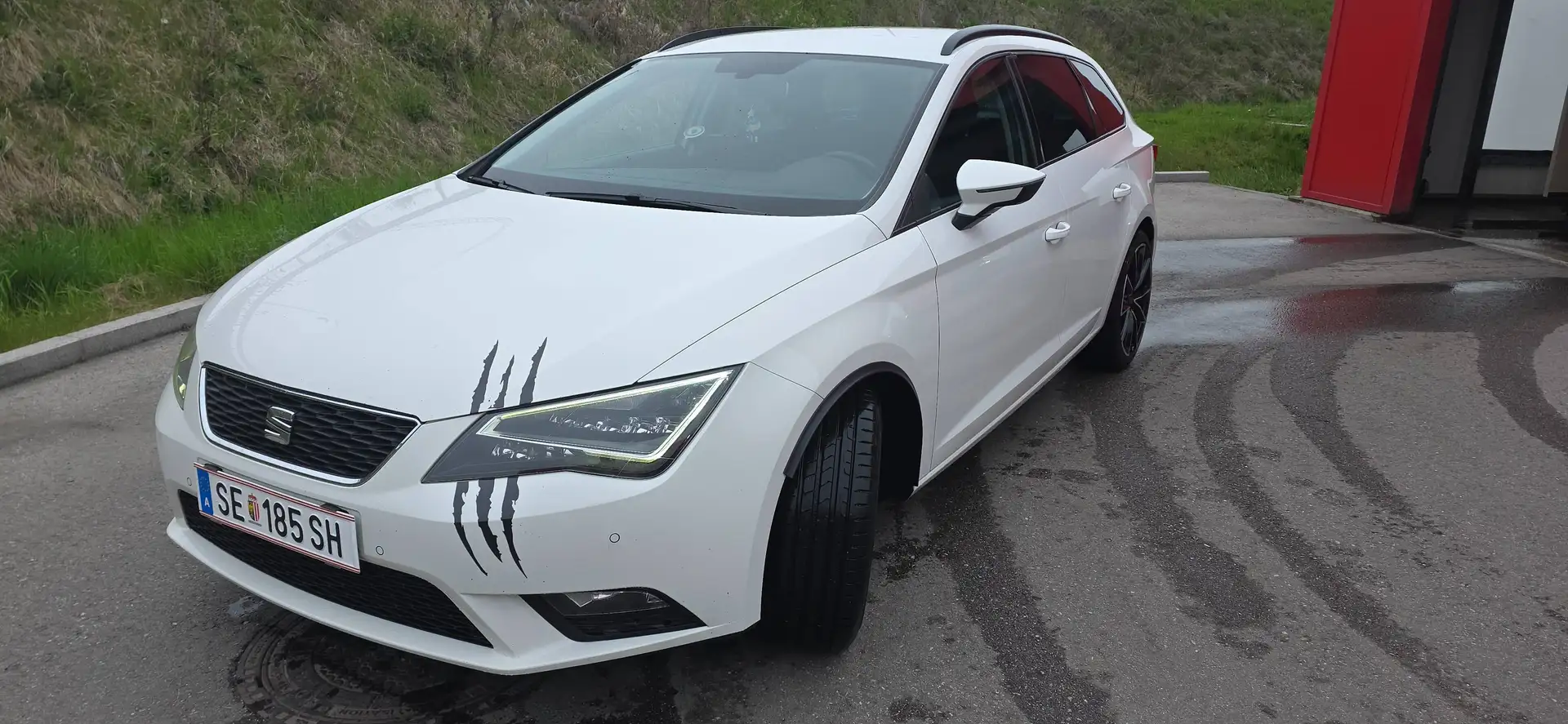 SEAT Leon Leon ST Executive 2,0 TDI CR Start-Stop DSG Execu Weiß - 1