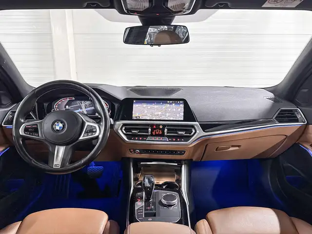 BMW 3 Series view 10