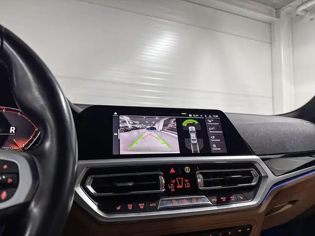 BMW 3 Series view 13