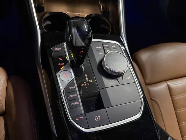 BMW 3 Series view 14