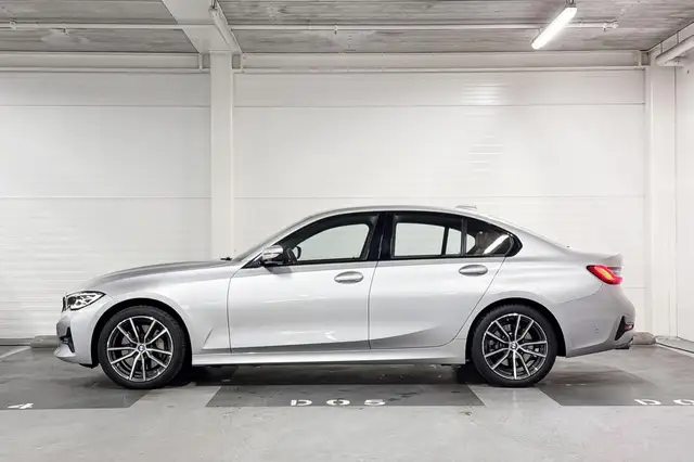 BMW 3 Series view 2