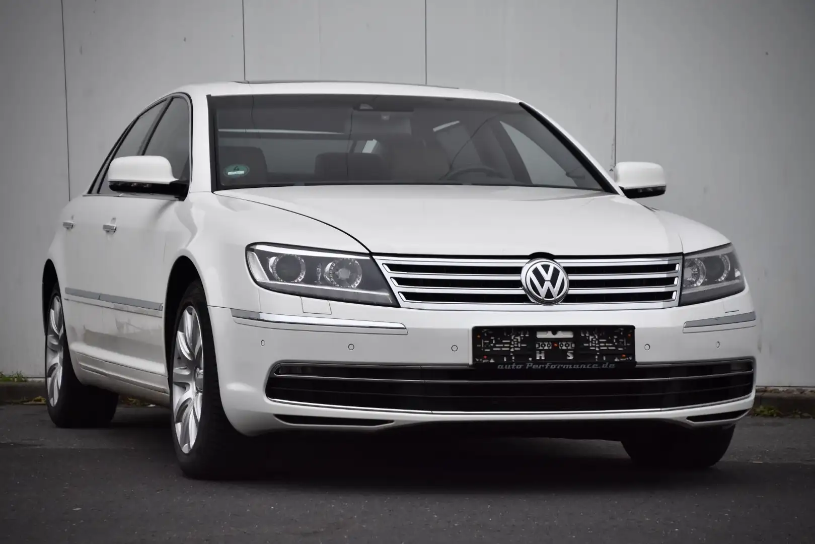 Volkswagen Phaeton V6 TDI 5 4Motion lang EXCLUSIVE Wit - 1