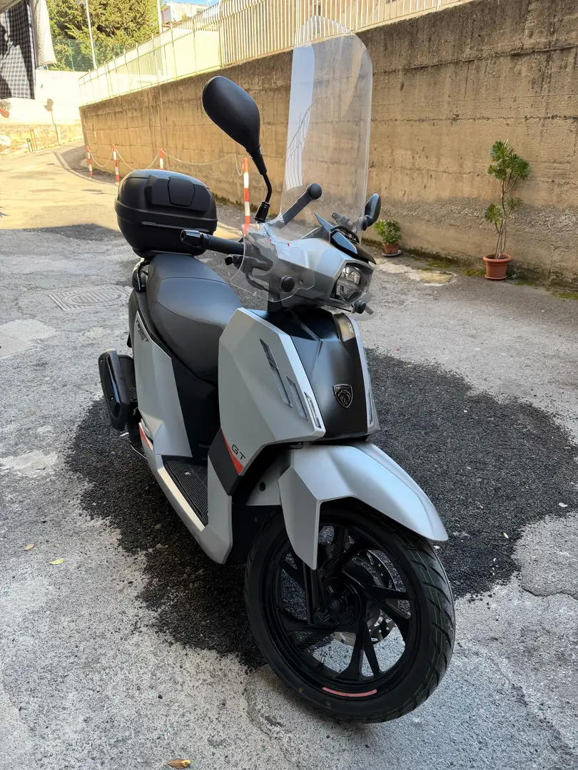 Peugeot Tweet 200 gt Plateado - 1