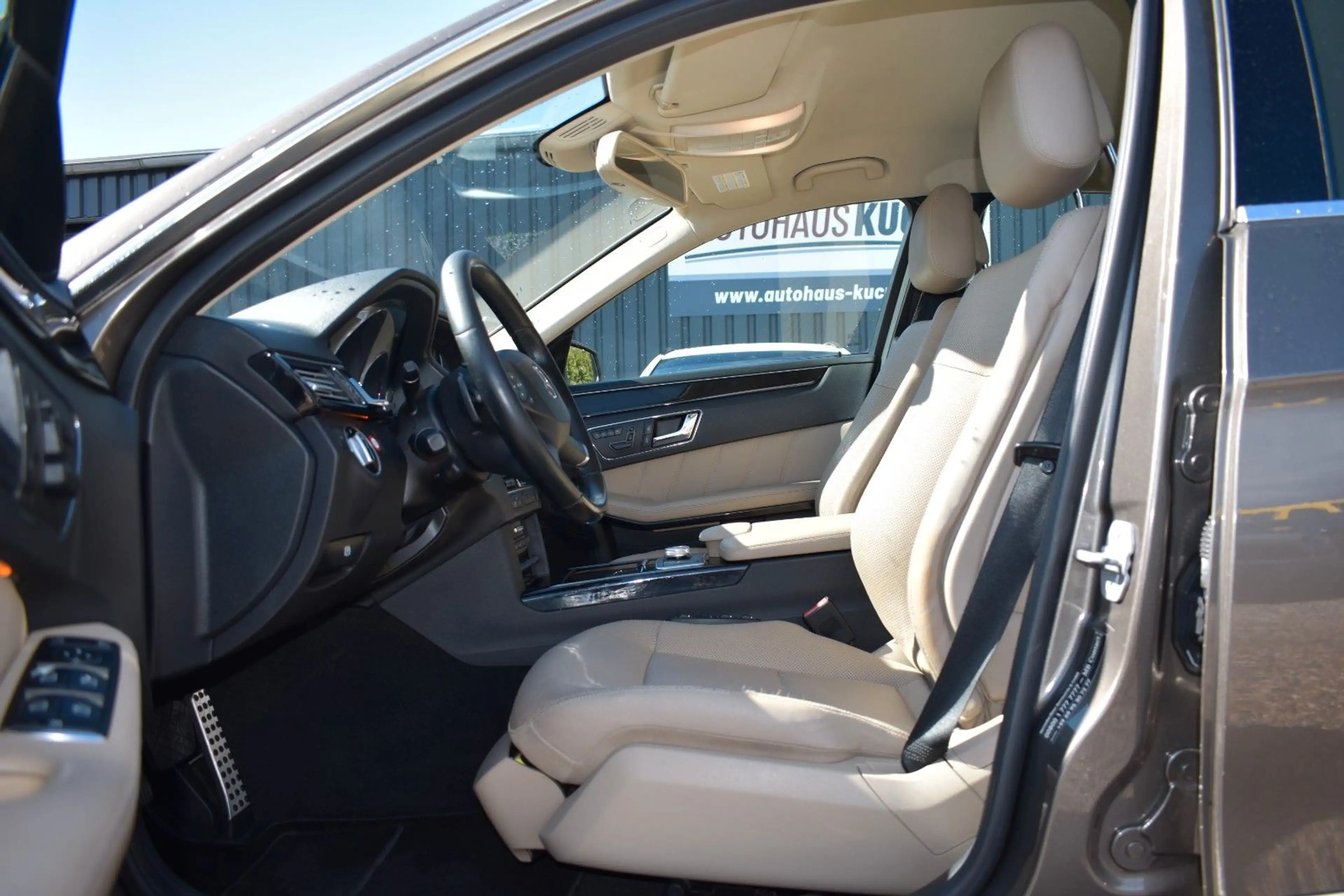 Mercedes-Benz E 350 CGI Limousine STH/AHK/MEMORY/KEYLESS — photo 11