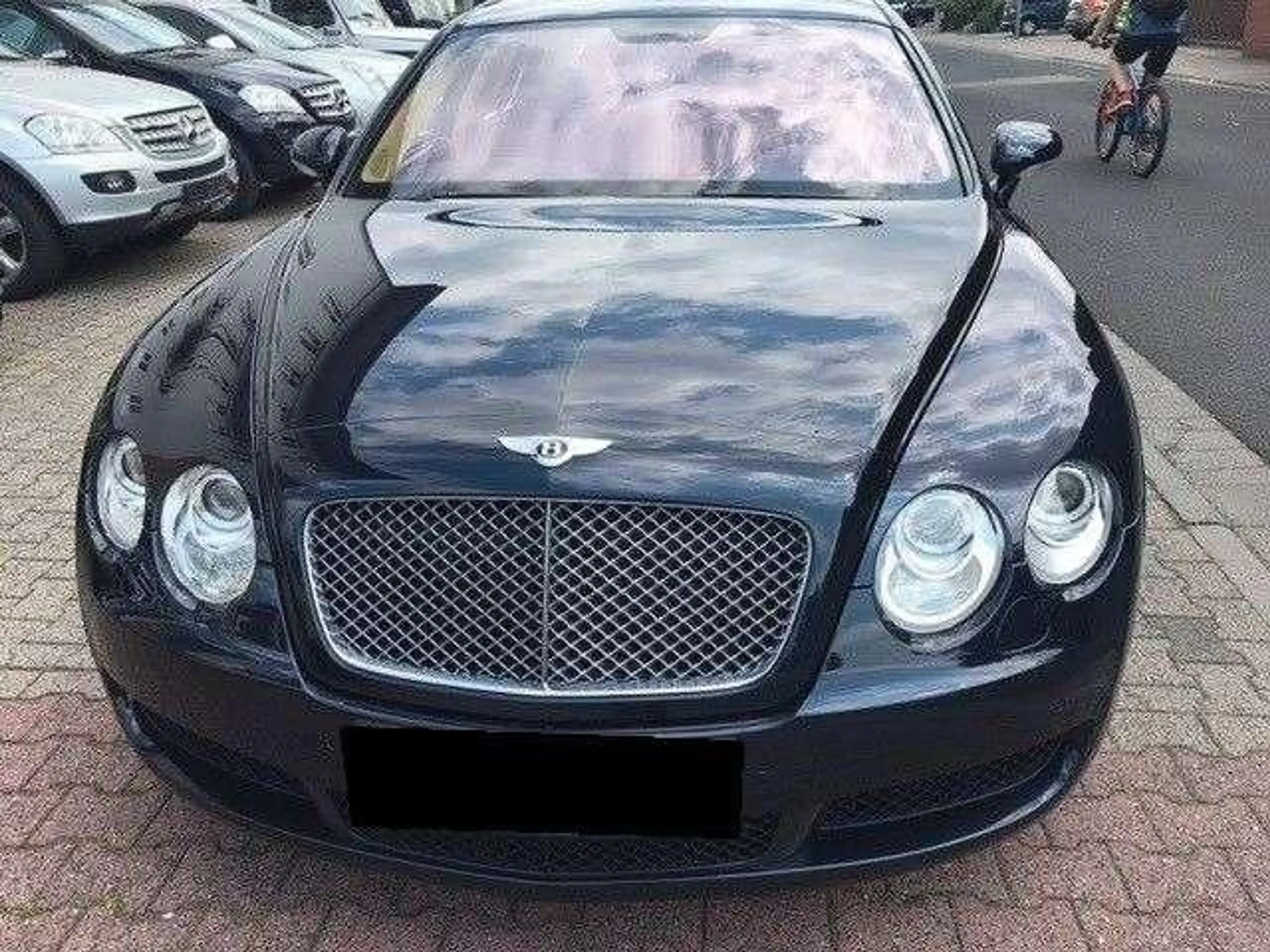 Bentley Flying Spur — photo 12