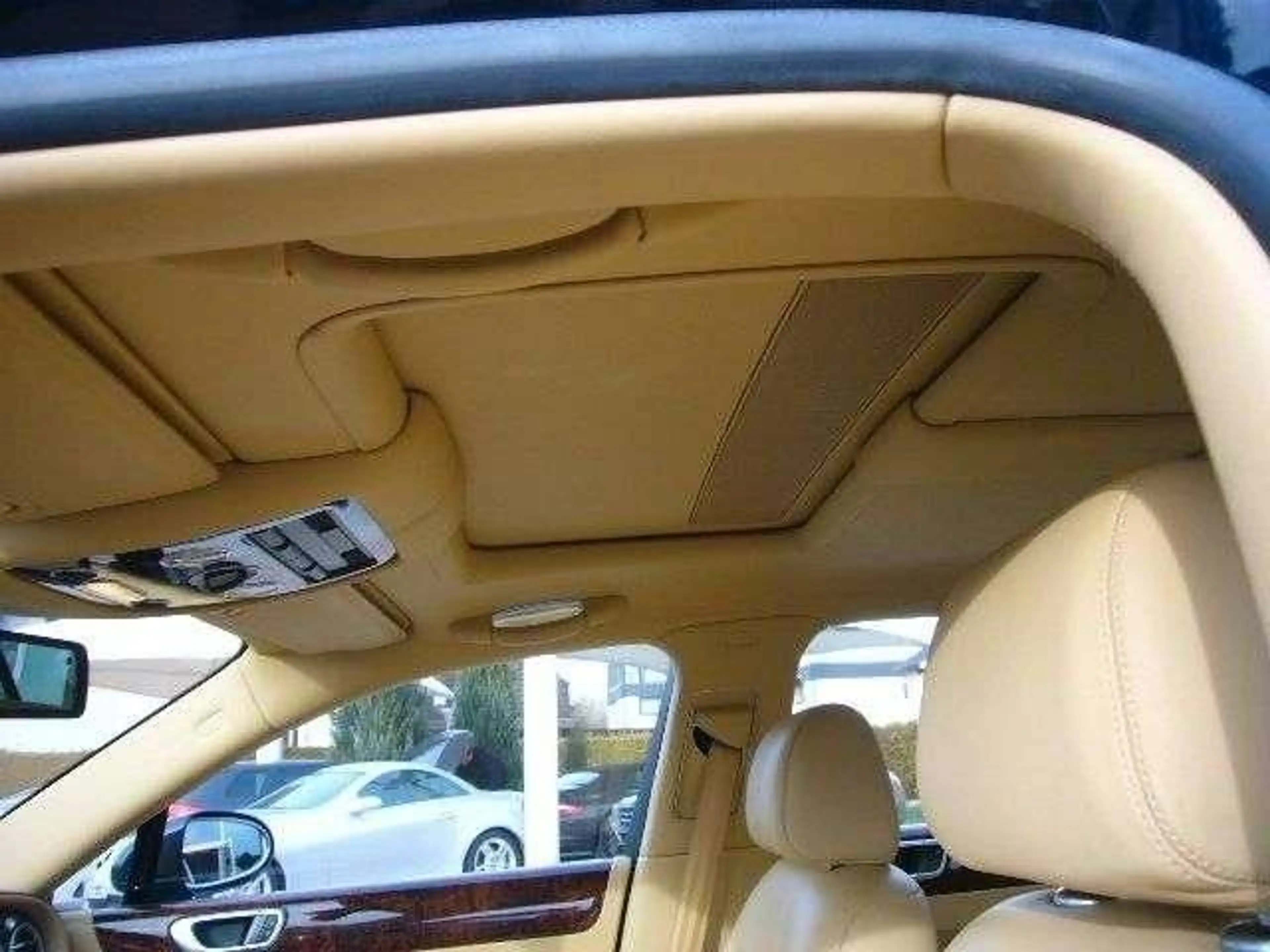 Bentley Flying Spur — photo 13