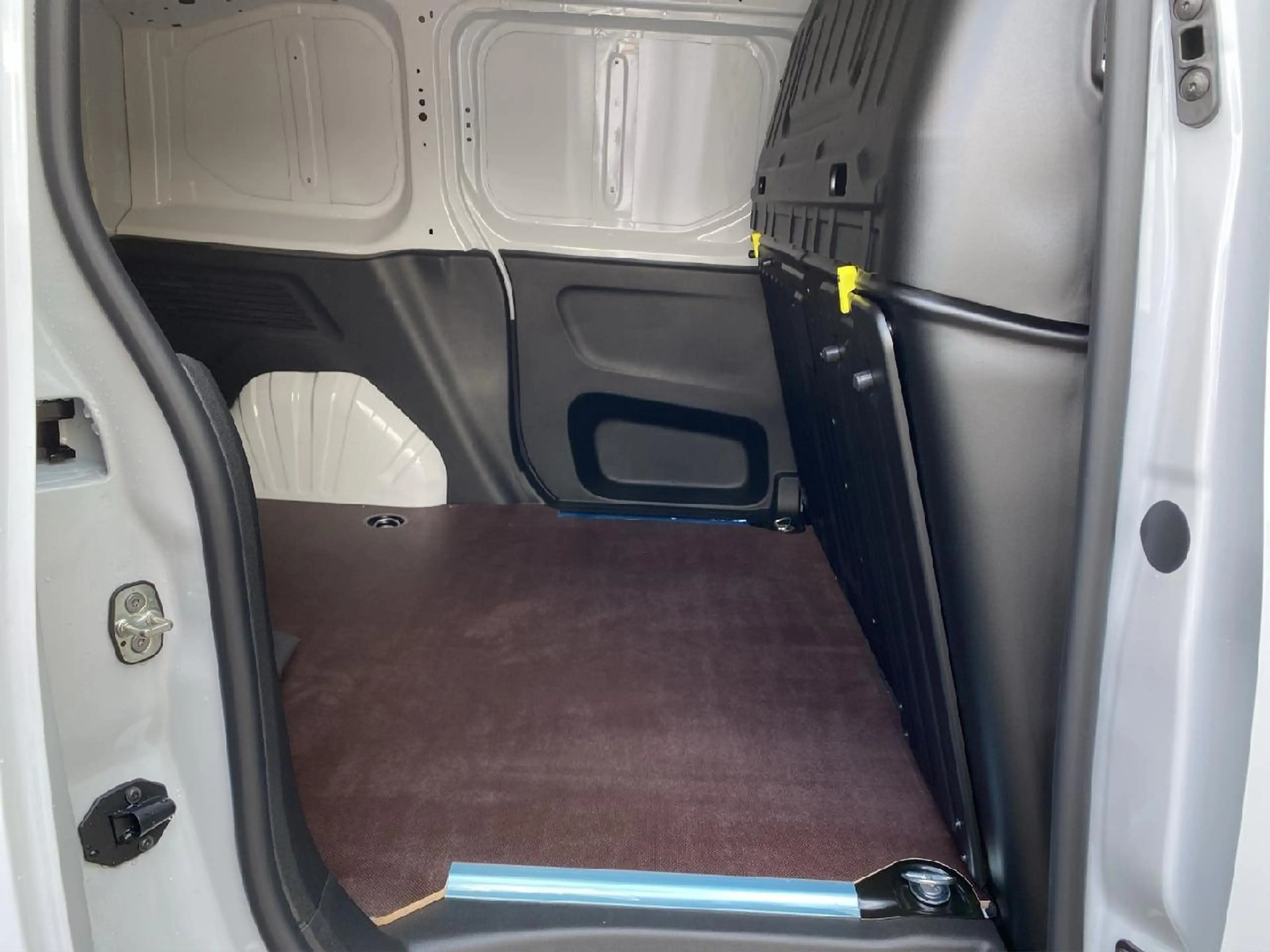 Opel Combo-e - e Basis — photo 12