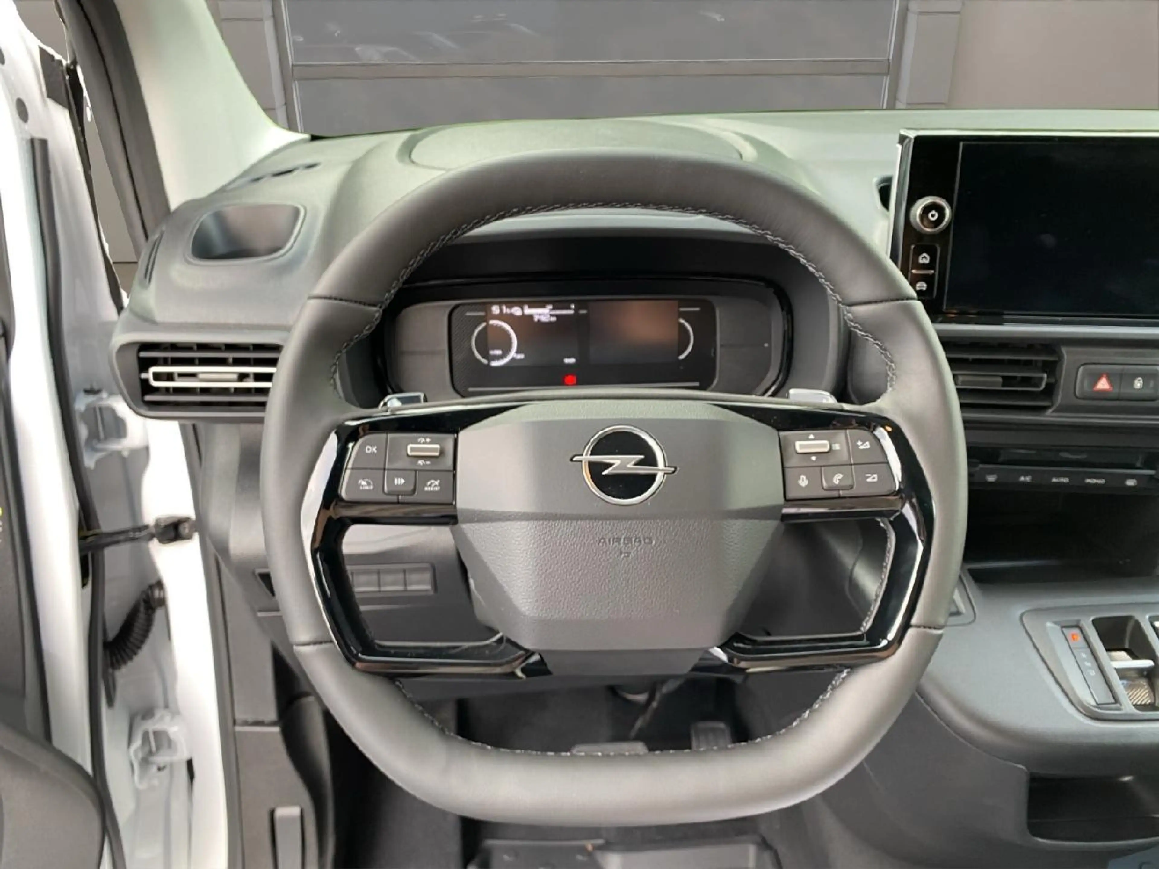 Opel Combo-e - e Basis — photo 10