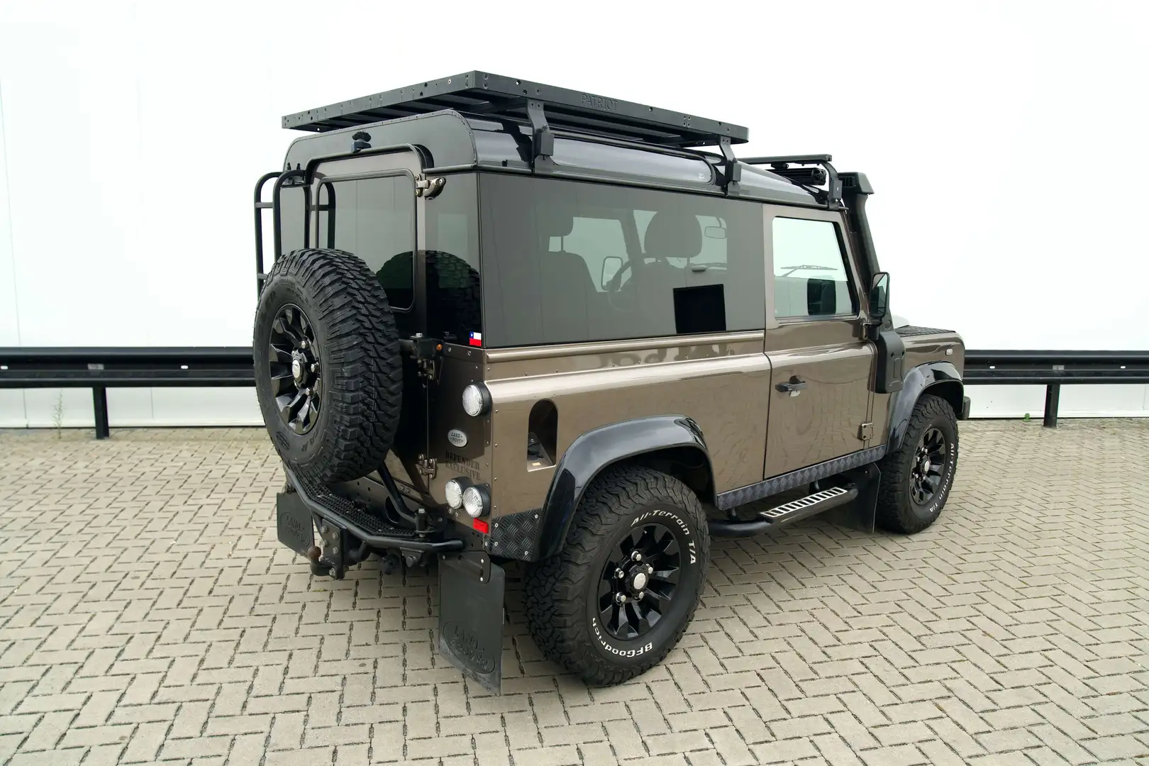 Land Rover Defender 90  2.2 TD4 Bronze - 2