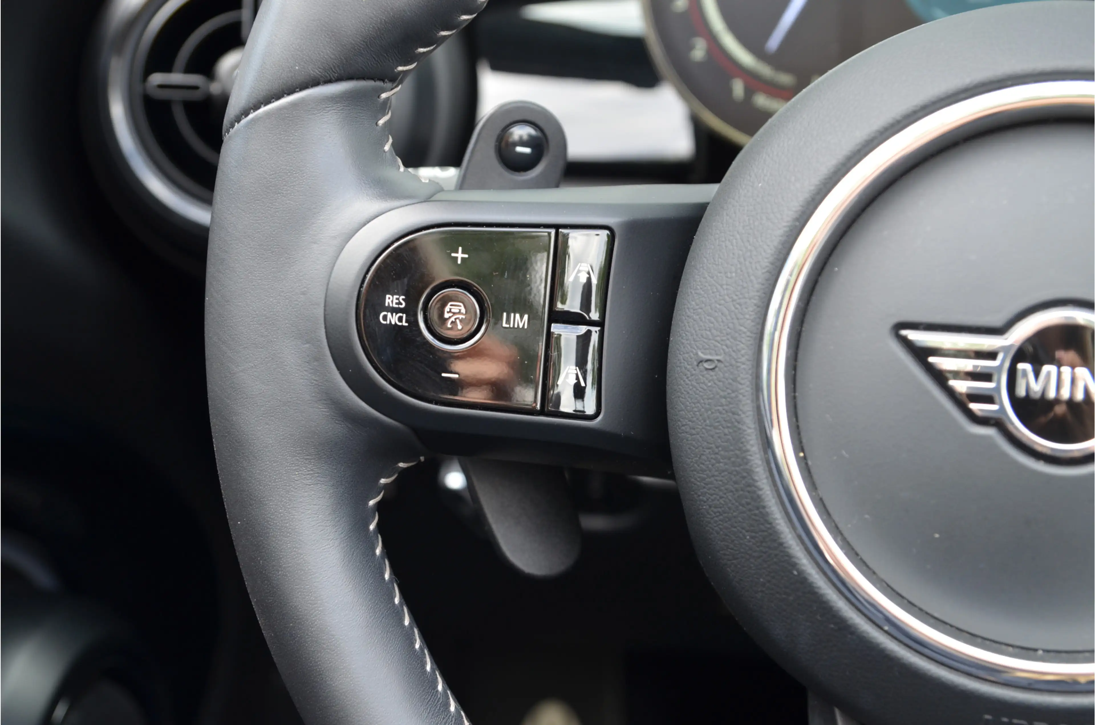 MINI John Cooper Works Cabrio Automaat / Sportstoelen / Achteruitrijcamera / Com — photo 7