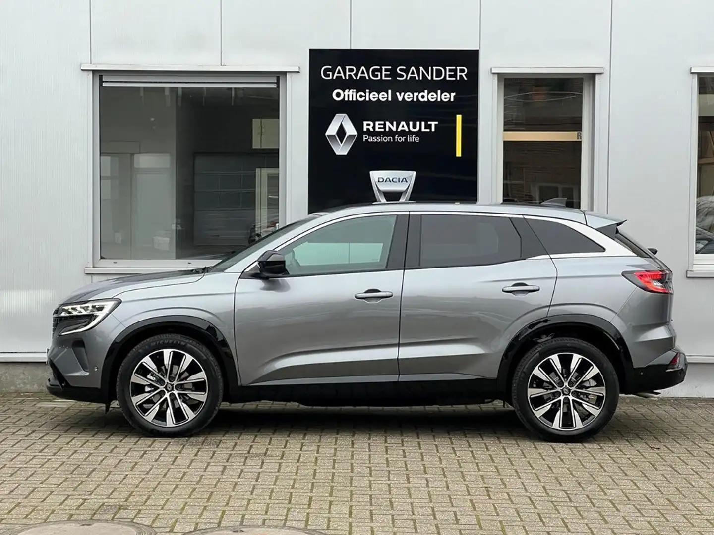 Renault Austral TCe 160 Pk Techno Mild Hybrid * Automaat * Gris - 2