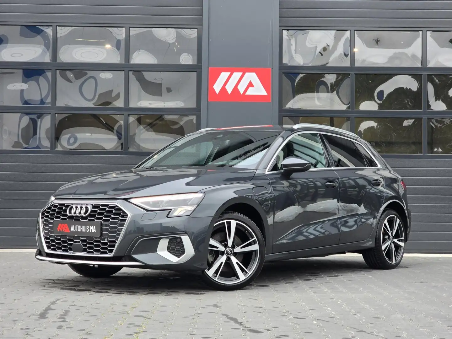 Audi A3 Sportback 40 TFSI e S edition Competition Gris - 1
