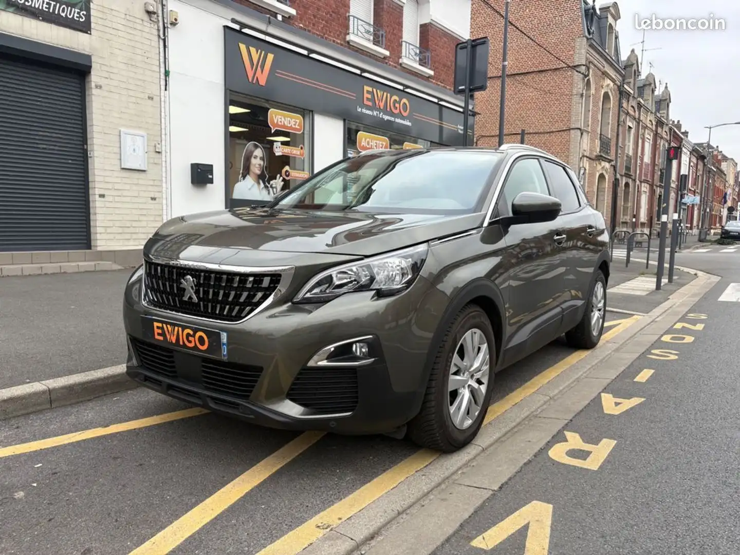 Peugeot 3008 generation-ii 1.2 puretech 130 active business eat bva camera 360 attelage Vert - 1