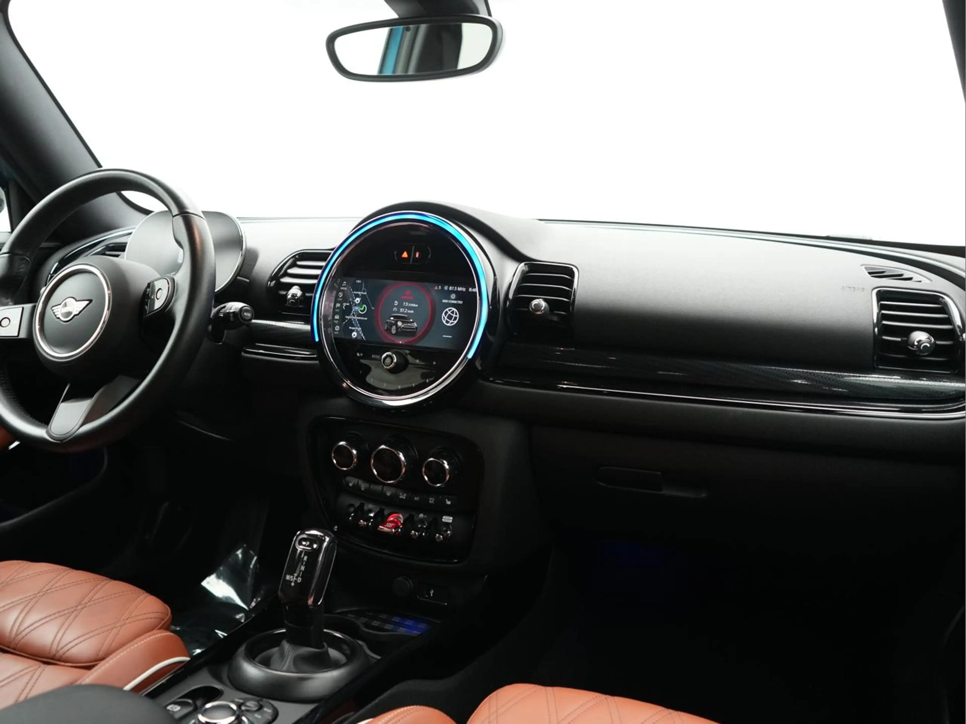 MINI Cooper Clubman 1.5A Cooper Leder / Camera / OPF (EU6AP) — photo 4