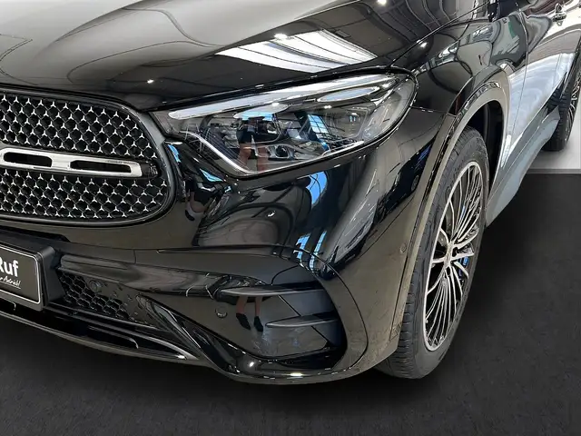 Mercedes-Benz 220 view 15