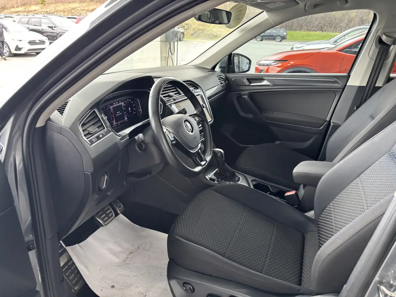 Volkswagen Tiguan снимка Volkswagen Tiguan