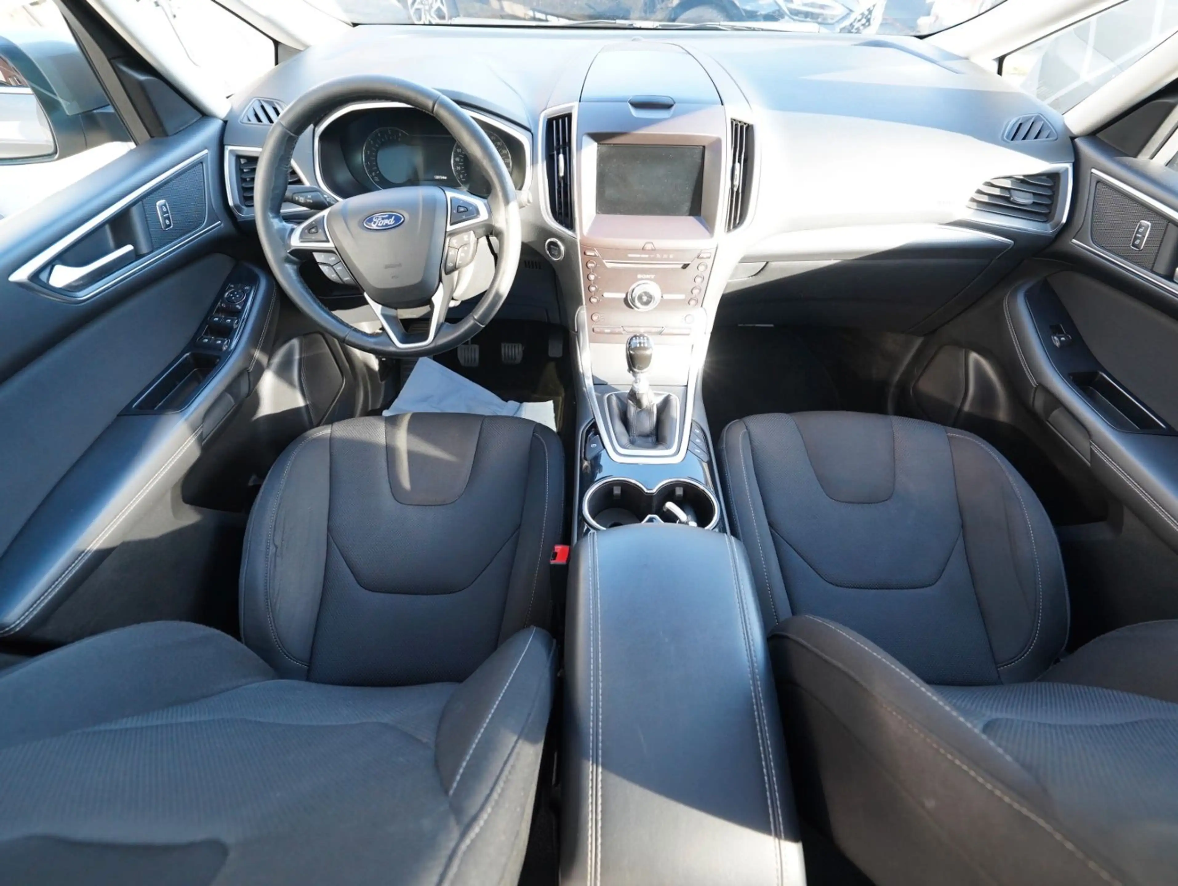 Ford S-Max S-MAX Titanium — photo 10