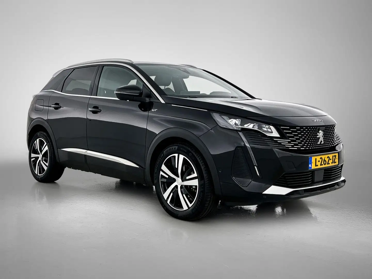 Peugeot 3008 SUV GT 1.6 180pk Automaat | Navigatie | Lederen in Schwarz - 2